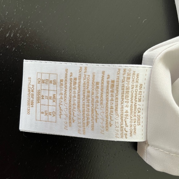 Guess Dress. Size 38 or 6 - Picture 9 of 9